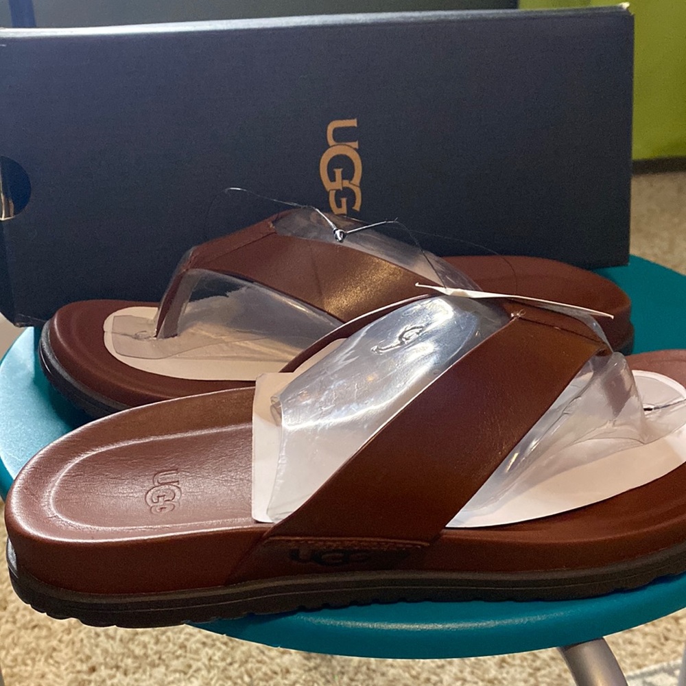 UGG wainscott flip flops men’s size 9 Chocolate Brown Size 9 NWT